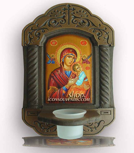Резбован иконостас на Света Богородица с младенеца